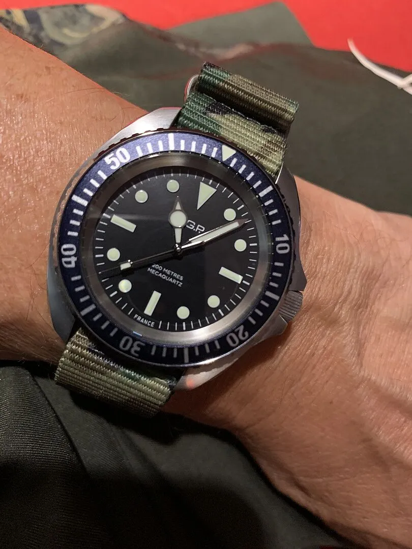 H.G.P. Diver 200M Mecaquartz orologio subacqueo cinturino nero 200m